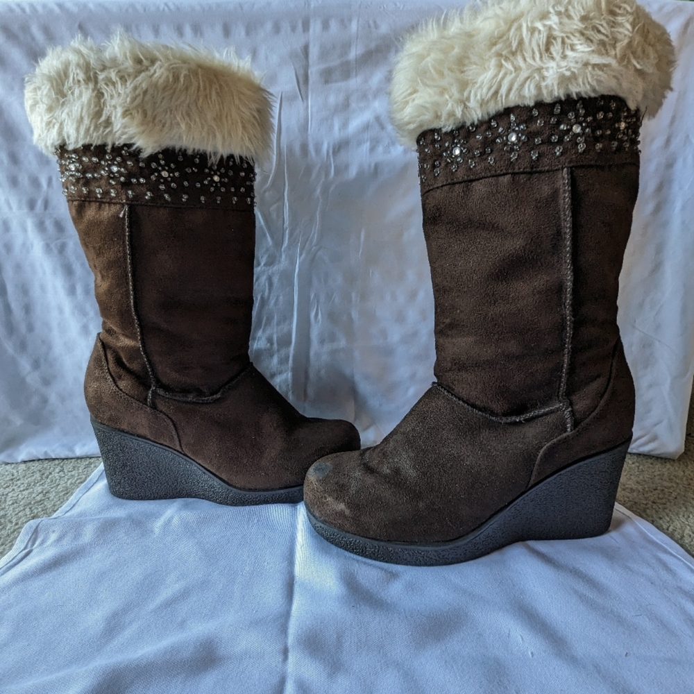 American Eagle women's size 7 faux fur winter snow boots
